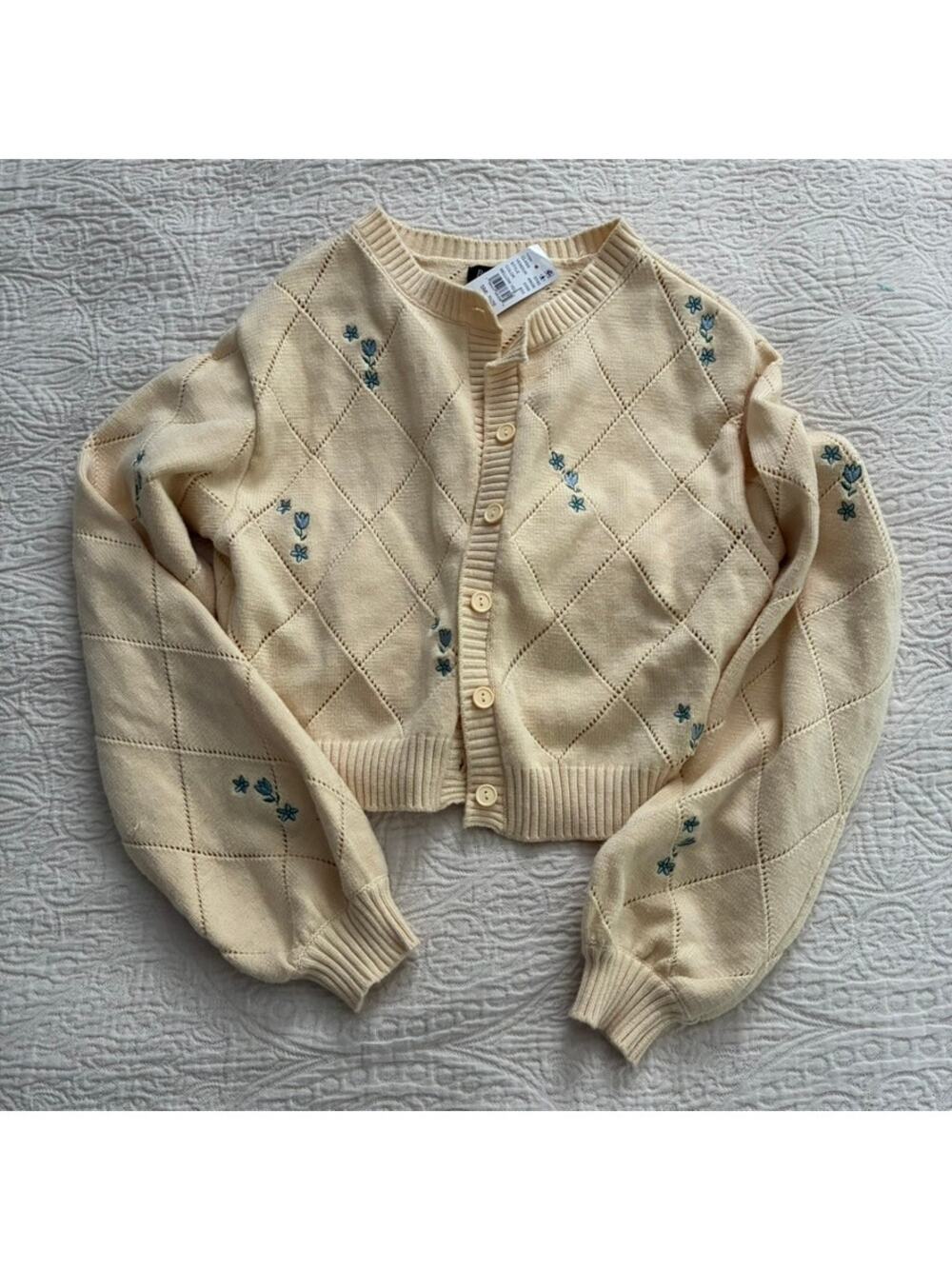 Beverly and Beck Cardigan Small, Yellow Floral, NWT, Pacsun